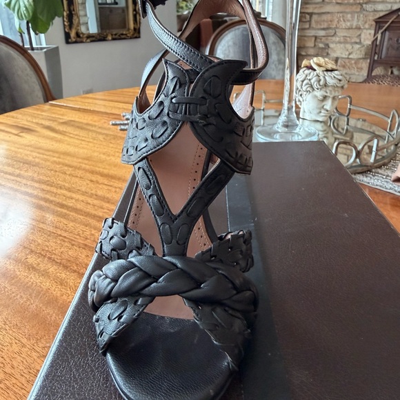 Alaia Black Braided Leather Sandals - Picture 3 of 7